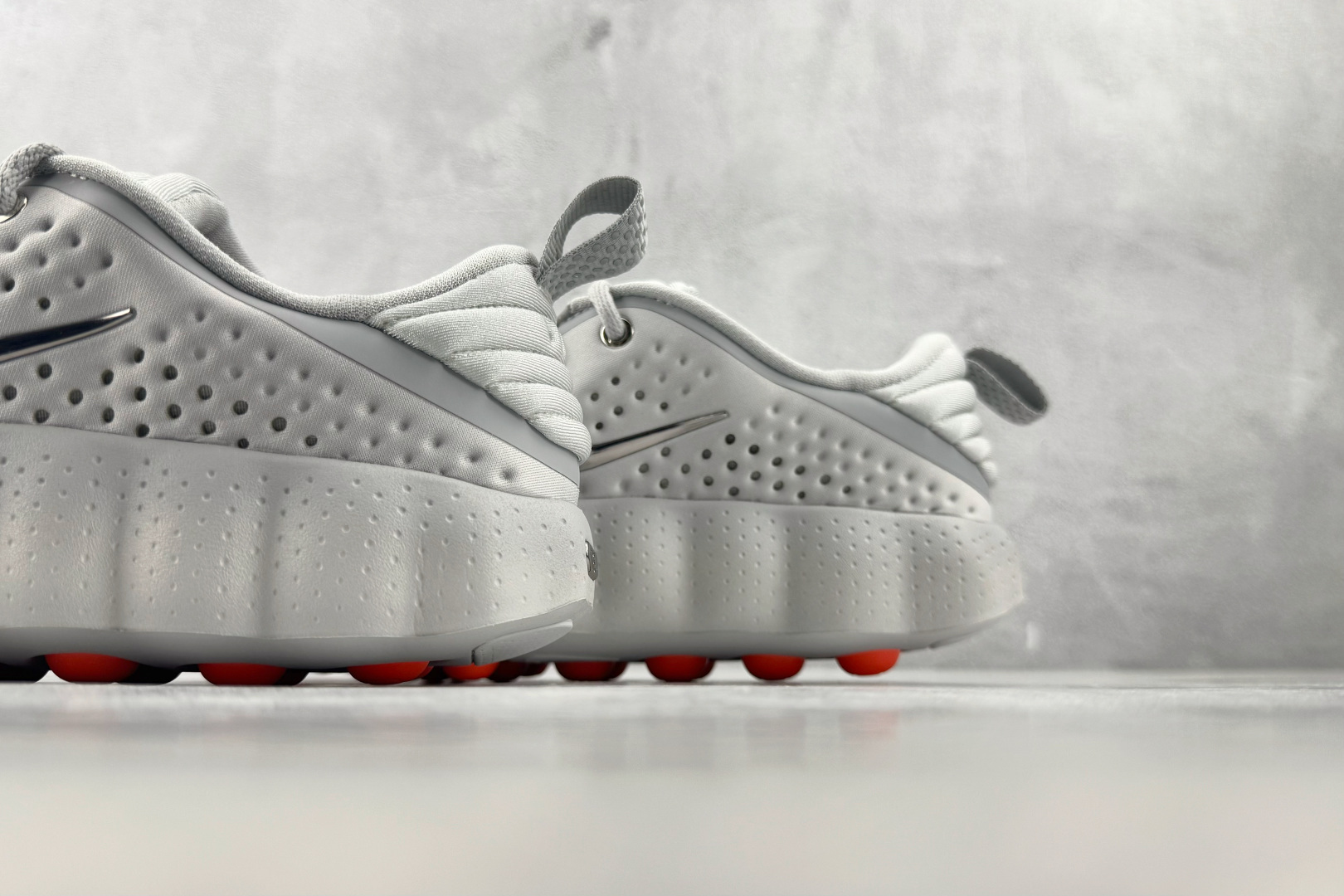 PK Nike Mind 002 灰色 货号：HQ4308-003 尺码：36 36.5 37 38.5 39 40 4