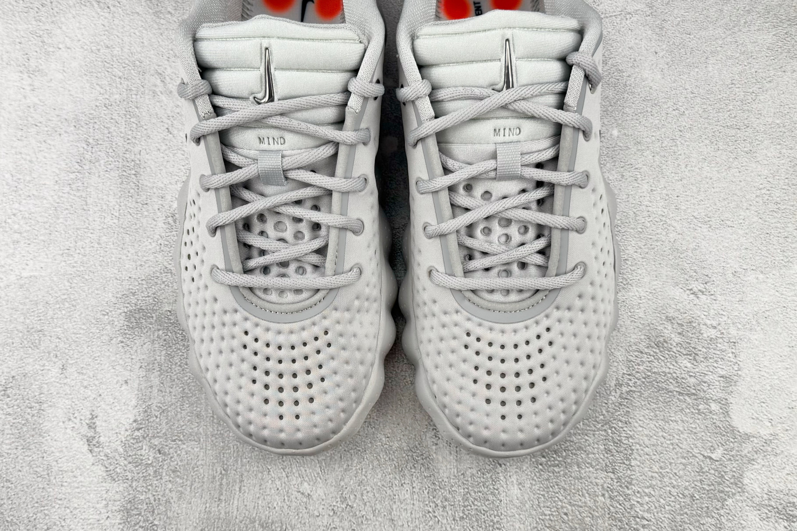 PK Nike Mind 002 灰色 货号：HQ4308-003 尺码：36 36.5 37 38.5 39 40 4