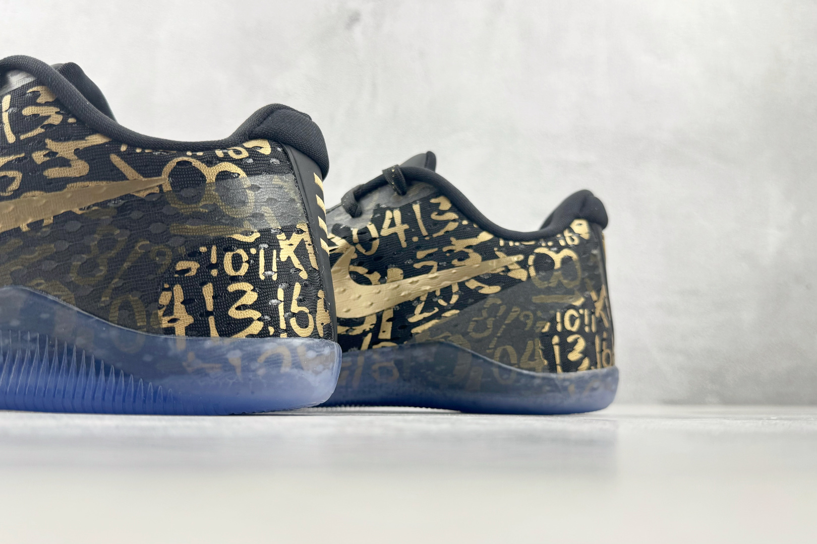 S2 Nike Kobe 11 Protro 黑金 货号：IU4902-900 尺码：40.5 41 42 42.5 4