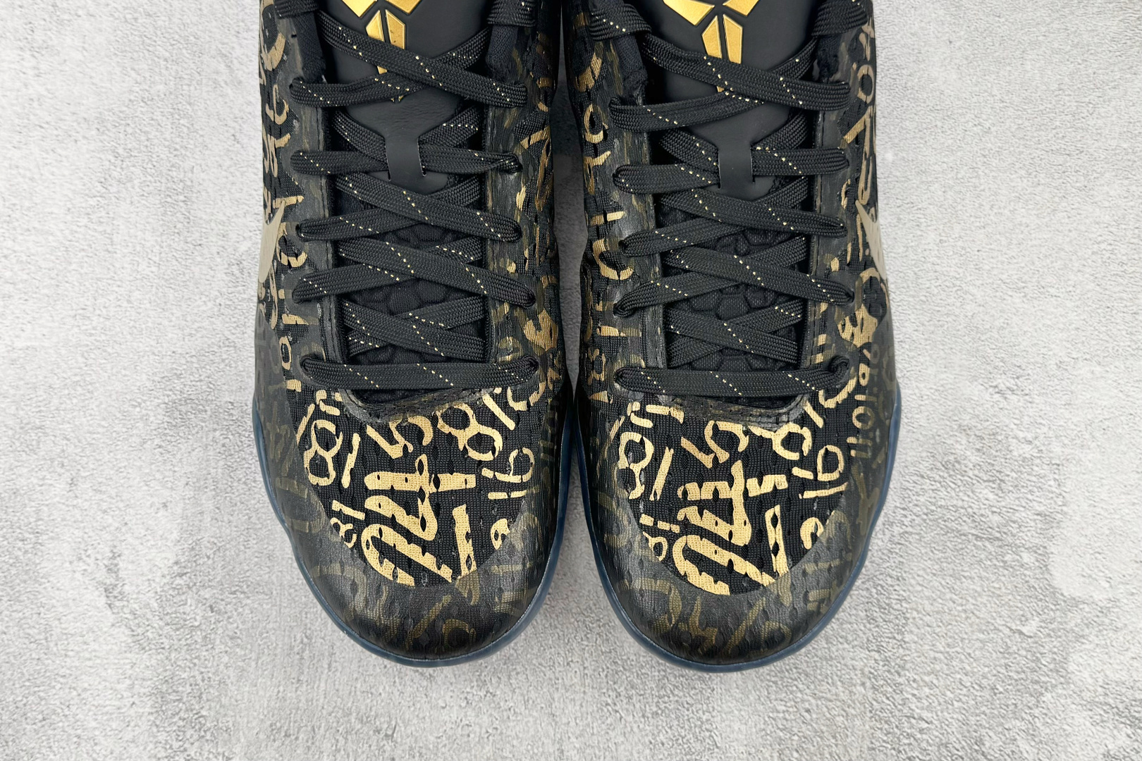 S2 Nike Kobe 11 Protro 黑金 货号：IU4902-900 尺码：40.5 41 42 42.5 4