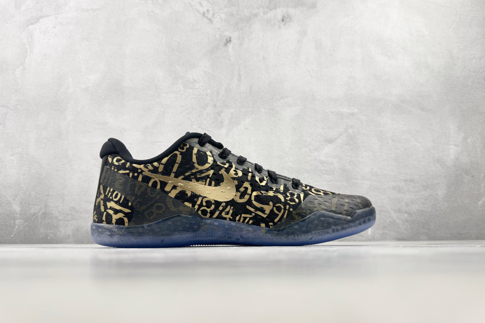 S2 Nike Kobe 11 Protro 黑金 货号：IU4902-900 尺码：40.5 41 42 42.5 4