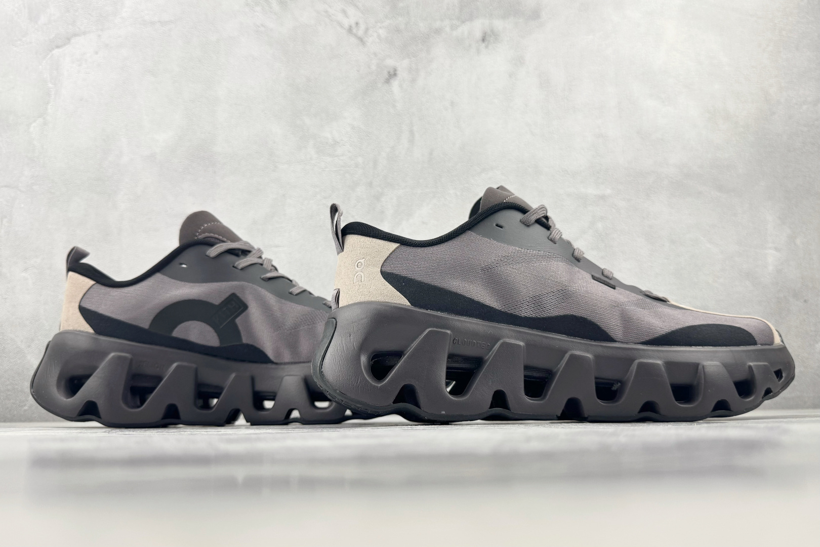 HC On × KITH K-Tech 1 黑灰 货号 ：3MG 尺码：36 36.5 37 38.5 39 40 40