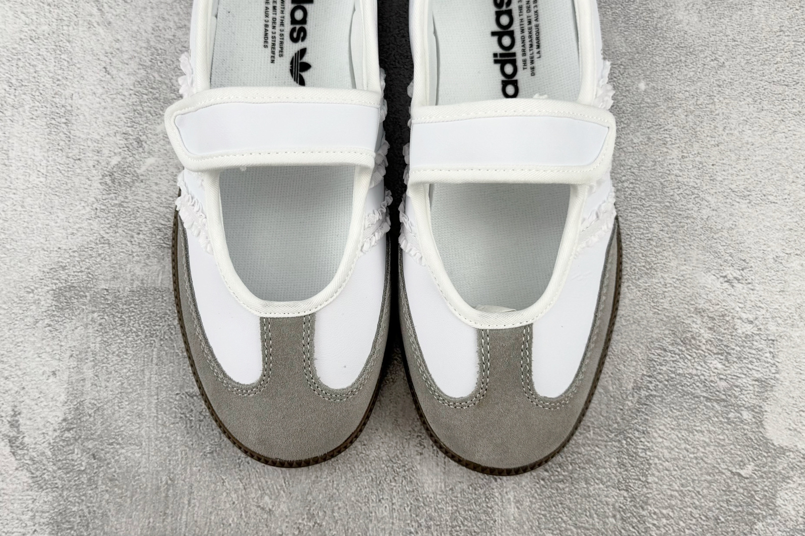R 版出口订单 adidas originals Samba 白色 货号:KZ6692 尺码:35.5 36 36.5 R 版出口订单 adidas originals Samba 白色 货号:KZ6692 尺码:35.5 36 36.5