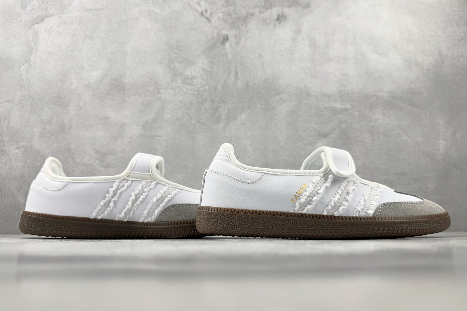 R 版出口订单 adidas originals Samba 白色 货号:KZ6692 尺码:35.5 36 36.5 R 版出口订单 adidas originals Samba 白色 货号:KZ6692 尺码:35.5 36 36.5