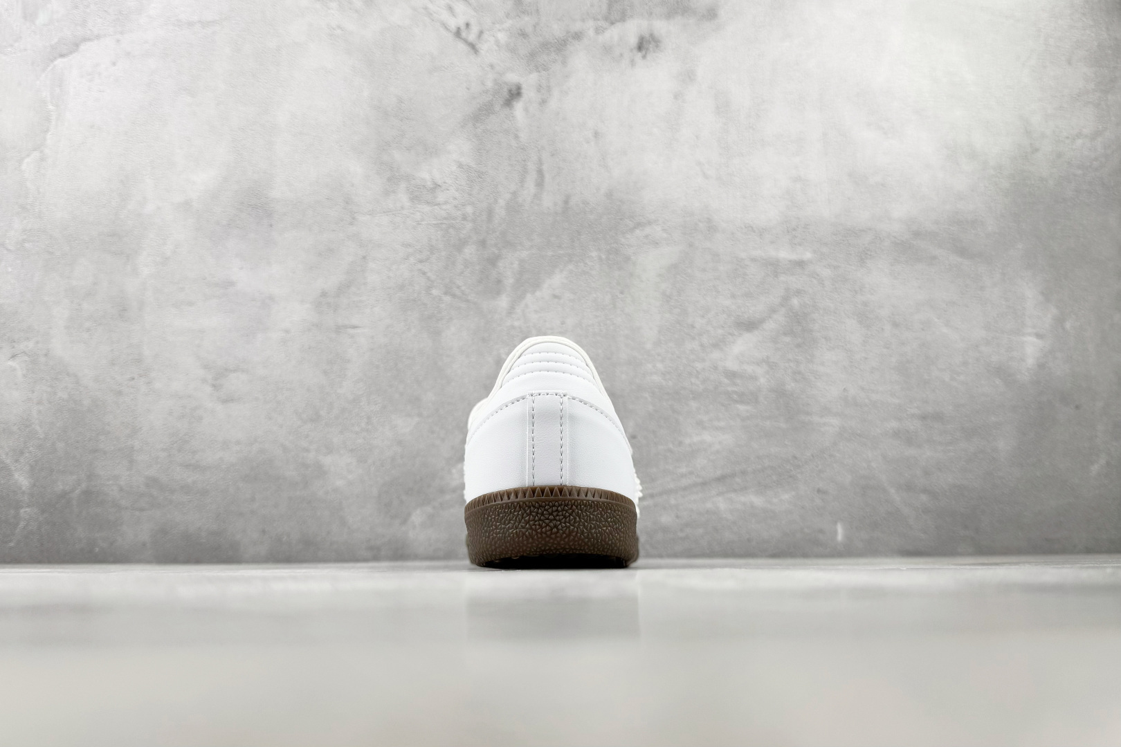 R 版出口订单 adidas originals Samba 白色 货号:KZ6692 尺码:35.5 36 36.5 R 版出口订单 adidas originals Samba 白色 货号:KZ6692 尺码:35.5 36 36.5