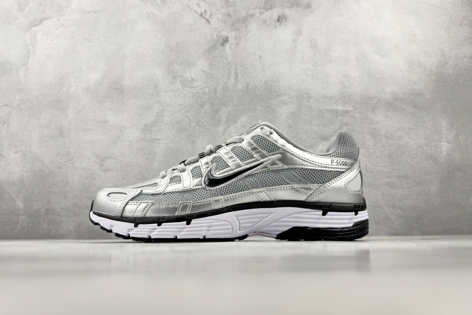 HN Nike P-6000 银色 货号：FD9876 101 尺码：36 36.5 37 38.5 39 40 40.