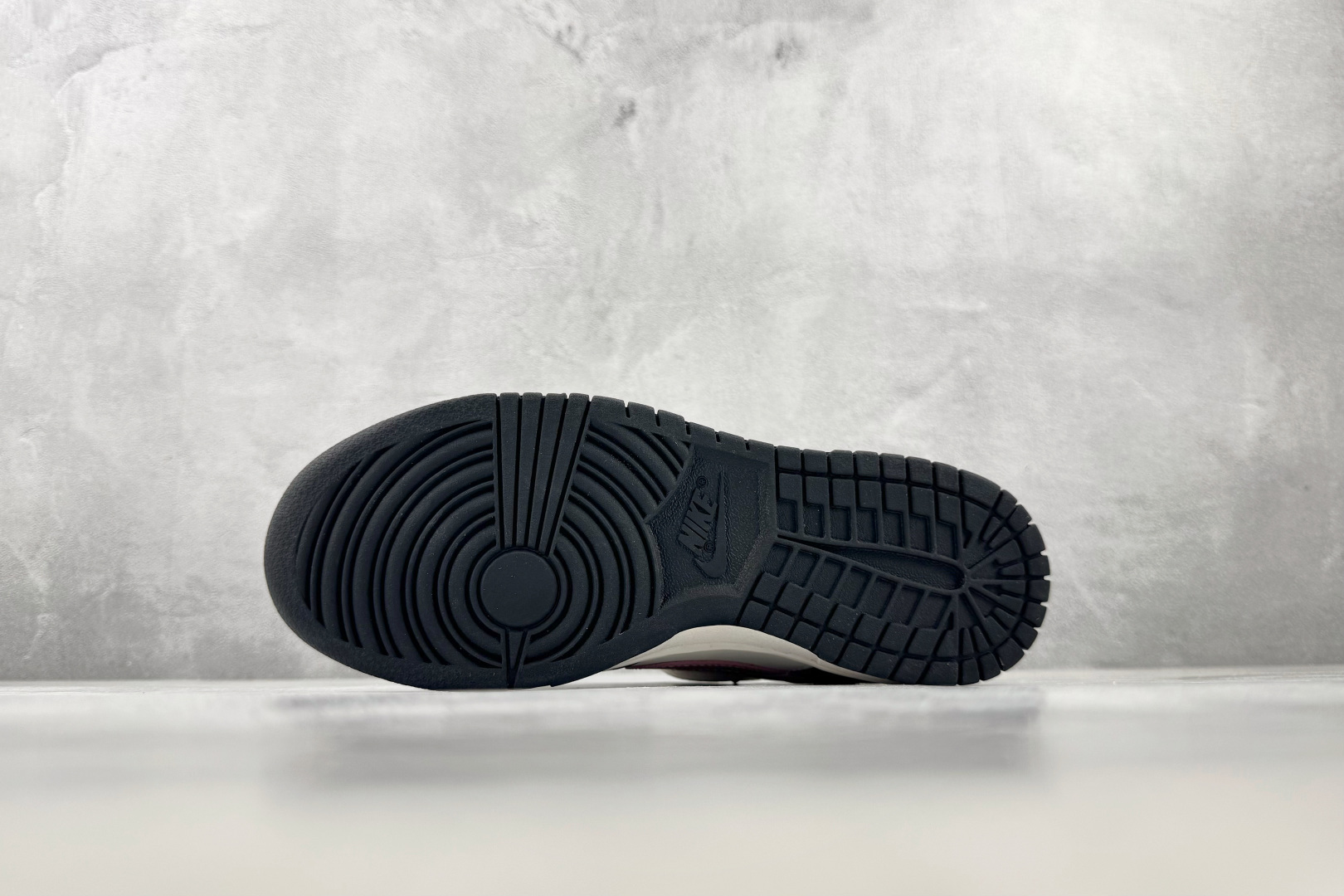 YC Nike Dunk Low 月下玫瑰 黑粉 货号：CW1590 100 尺码：35.5 36 36.5 37.5 