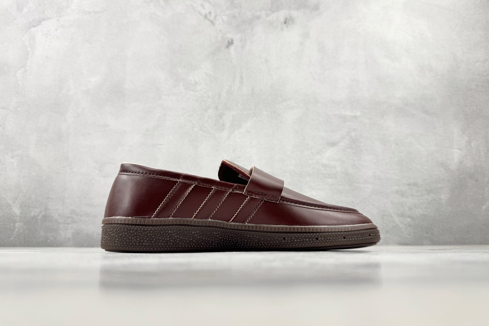 R 版出口订单 adidas originals Handball Spezial 系列 深棕色 货号：KJ5787 尺