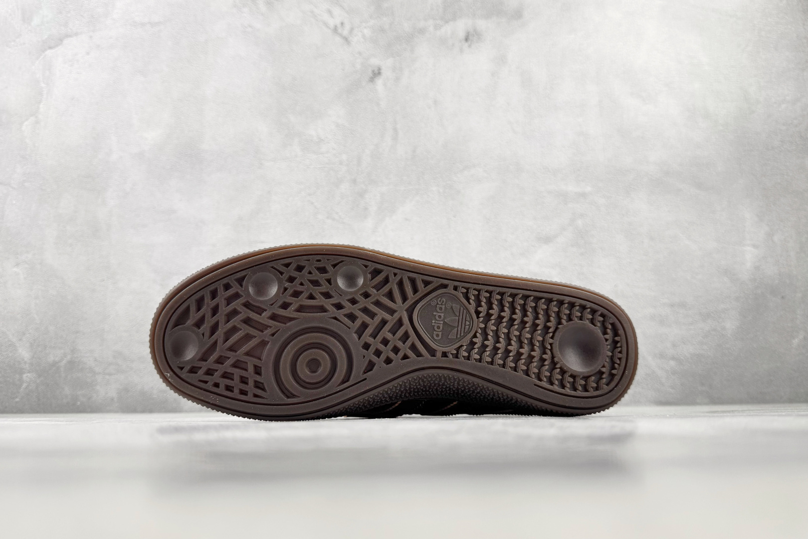 R 版出口订单 adidas originals Handball Spezial 系列 深棕色 货号：KJ5787 尺