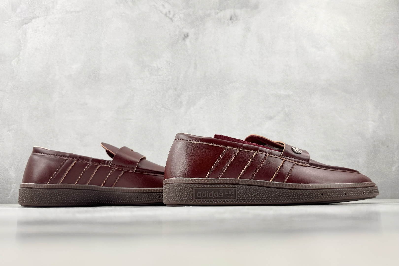 R 版出口订单 adidas originals Handball Spezial 系列 深棕色 货号：KJ5787 尺