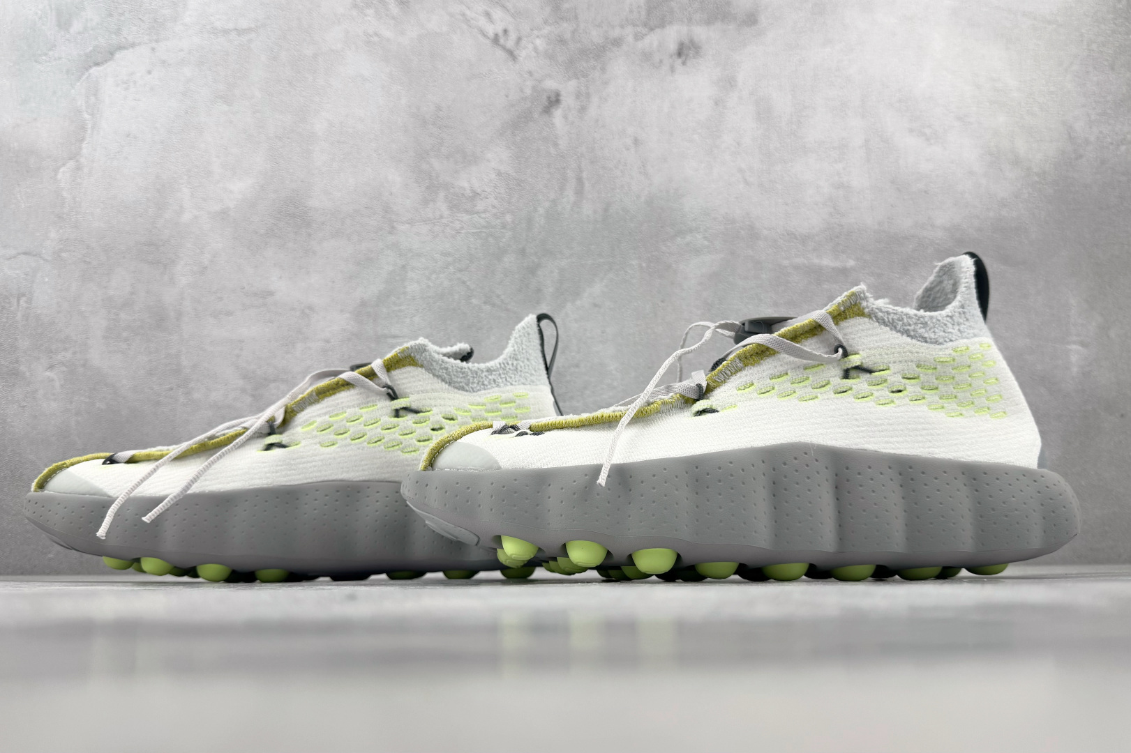 LJ渠道 Nike Mind 002 Flyknit 白灰 货号：IR2176-100 尺码：36 36.5 37.5 