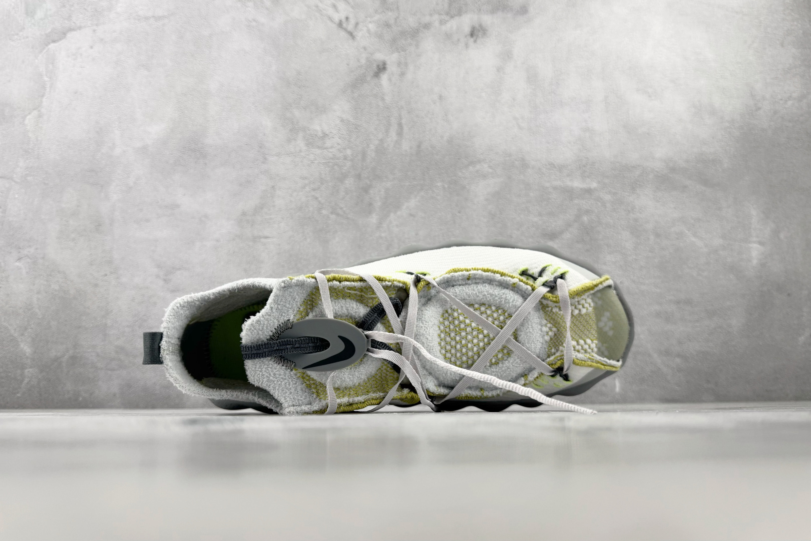 LJ渠道 Nike Mind 002 Flyknit 白灰 货号：IR2176-100 尺码：36 36.5 37.5 