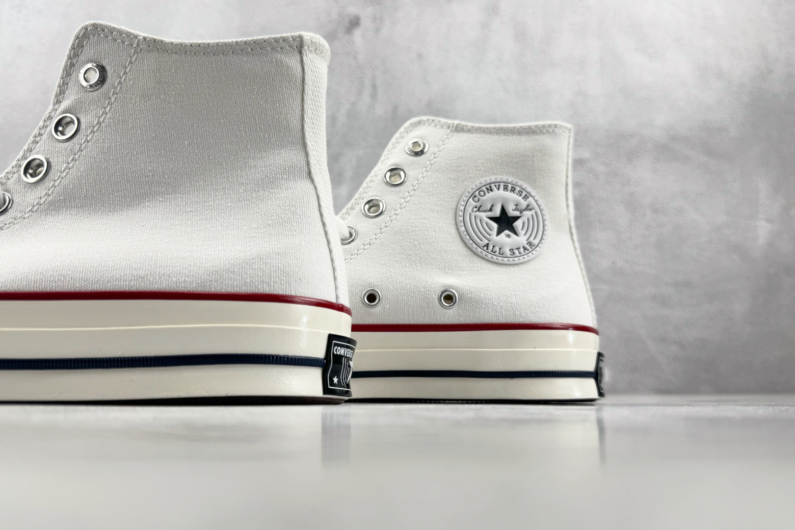 H 版 Converse CHUCK 70 X 致敬元年 白色 • 鞋头侧边实心黑五角星 • 鞋侧圆形皮标+后跟三星标: H 版 Converse CHUCK 70 X 致敬元年 白色 • 鞋头侧边实心黑五角星 • 鞋侧圆形皮标+后跟三星标: