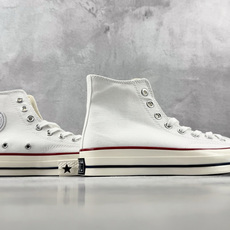 H 版 Converse CHUCK 70 X 致敬元年 白色 • 鞋头侧边实心黑五角星 • 鞋侧圆形皮标+后跟三星标: H 版 Converse CHUCK 70 X 致敬元年 白色 • 鞋头侧边实心黑五角星 • 鞋侧圆形皮标+后跟三星标: