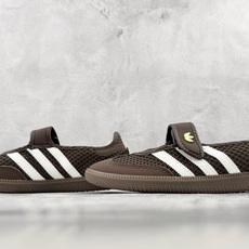 R 版出口订单 adidas originals Samba Jane 棕白 货号:LA6829 尺码:35.5 36 R 版出口订单 adidas originals Samba Jane 棕白 货号:LA6829 尺码:35.5 36