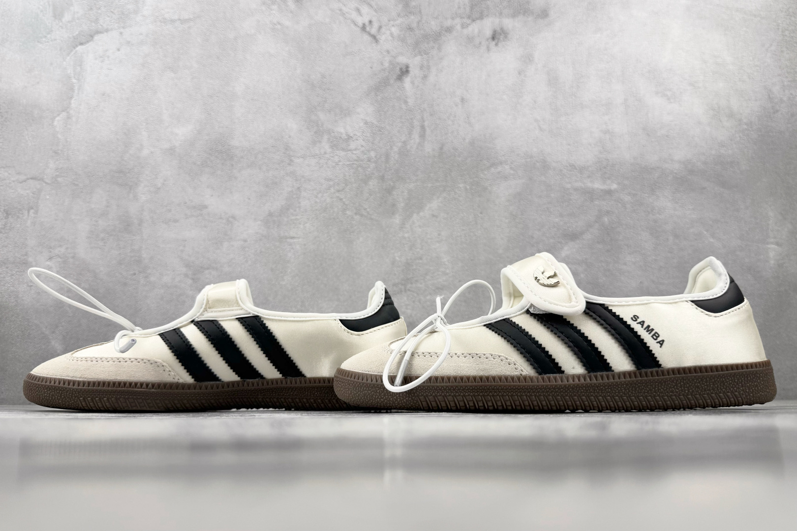 R 版出口订单 adidas originals Samba Jane 灰黑 货号:KZ6689 尺码:35.5 36 R 版出口订单 adidas originals Samba Jane 灰黑 货号:KZ6689 尺码:35.5 36