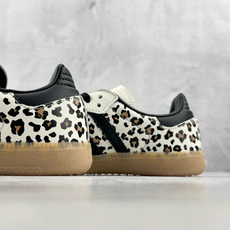 R 版出口订单 adidas originals SAMBA OG 米白色 货号:KK2535 尺码:35.5 36 3 R 版出口订单 adidas originals SAMBA OG 米白色 货号:KK2535 尺码:35.5 36 3