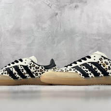 R 版出口订单 adidas originals SAMBA OG 米白色 货号:KK2535 尺码:35.5 36 3 R 版出口订单 adidas originals SAMBA OG 米白色 货号:KK2535 尺码:35.5 36 3
