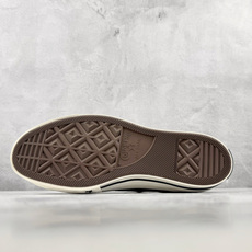 H 版 Converse CHUCK 70X 黑色 • 鞋头侧边实心黑五角星 • 鞋侧圆形皮标+后跟三星标:音波环绕弧线 H 版 Converse CHUCK 70X 黑色 • 鞋头侧边实心黑五角星 • 鞋侧圆形皮标+后跟三星标:音波环绕弧线