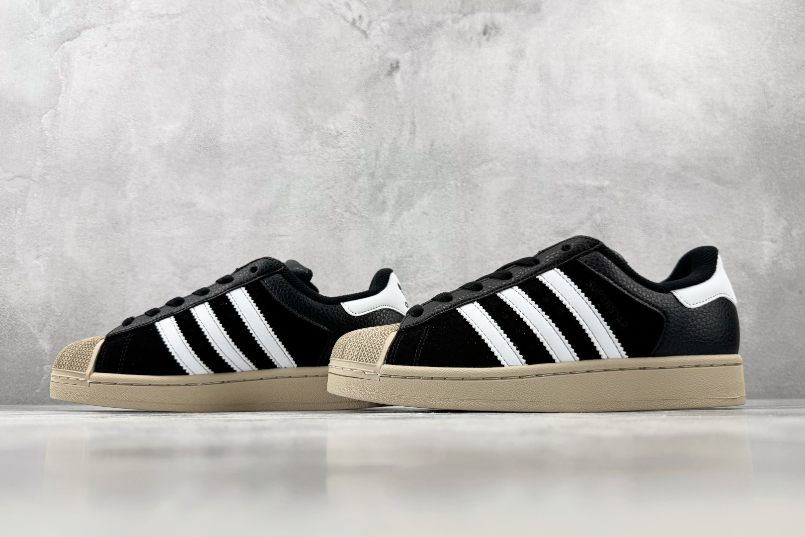 DH adidas originals Superstar 2 黑色 货号:KJ9948 尺码:35.5 36 36.5 DH adidas originals Superstar 2 黑色 货号:KJ9948 尺码:35.5 36 36.5