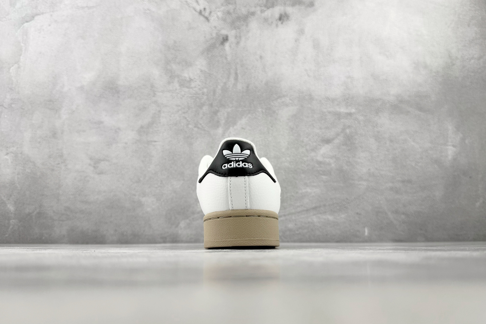 DH adidas originals Superstar 2 白黑 货号:KJ9947 尺码:35.5 36 36.5 DH adidas originals Superstar 2 白黑 货号:KJ9947 尺码:35.5 36 36.5