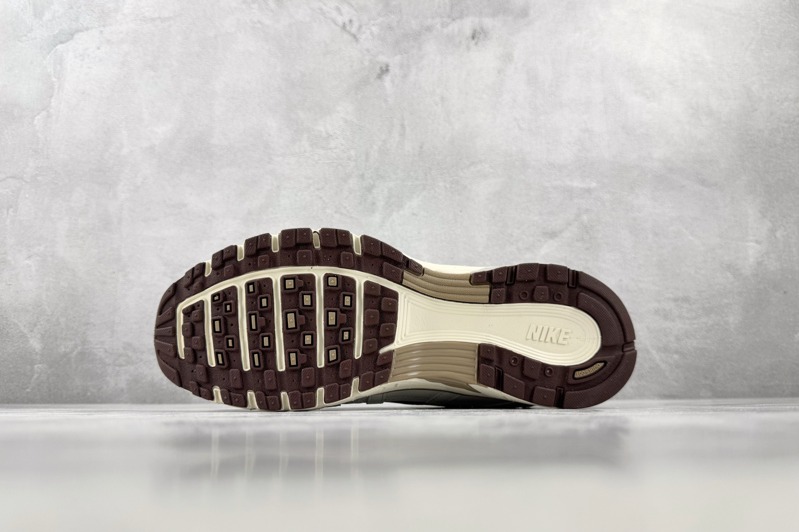 HN Nike P-6000 褐绿 货号:HF0728 201 尺码:36 36.5 37 38.5 39 40 40. HN Nike P-6000 褐绿 货号:HF0728 201 尺码:36 36.5 37 38.5 39 40 40.