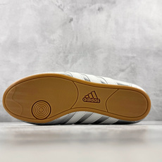 R版 出口订单 adidas originalsTaekwondo MJ 银色 货号:KJ8241 尺码:35.5 36 R版 出口订单 adidas originalsTaekwondo MJ 银色 货号:KJ8241 尺码:35.5 36