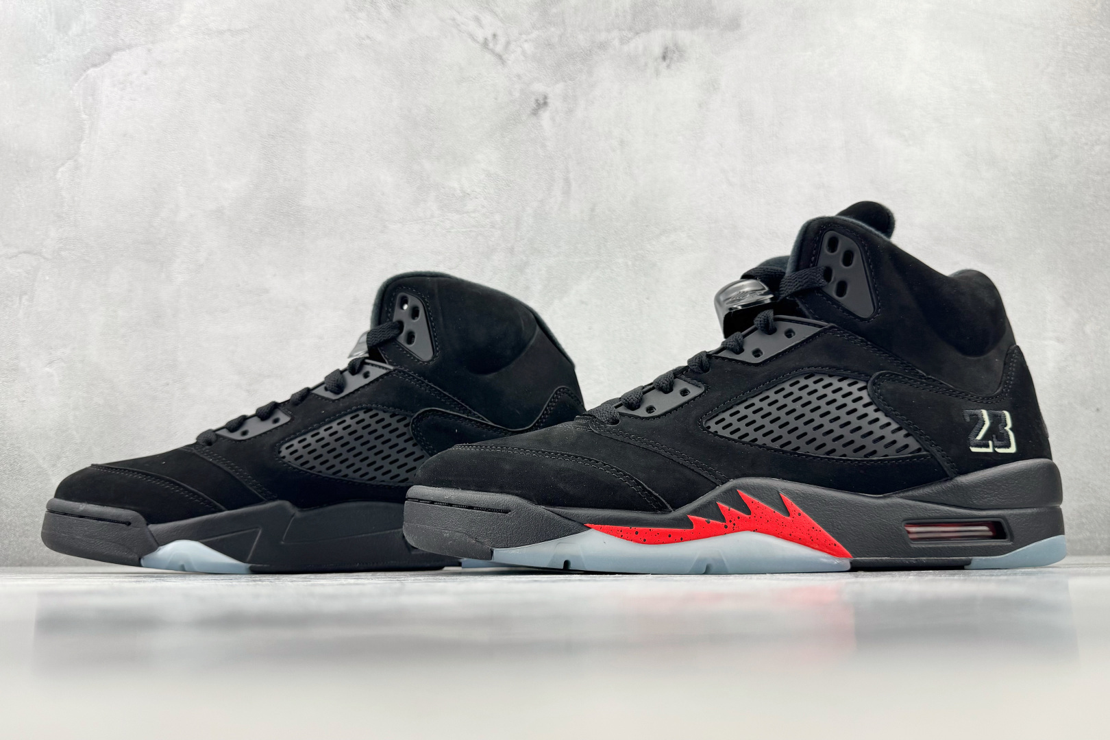 GX 顶级纯原 完美复刻 Jordan Air Jordan 5 黑红 货号:HQ7978 001 尺码:40 40.5 GX 顶级纯原 完美复刻 Jordan Air Jordan 5 黑红 货号:HQ7978 001 尺码:40 40.5