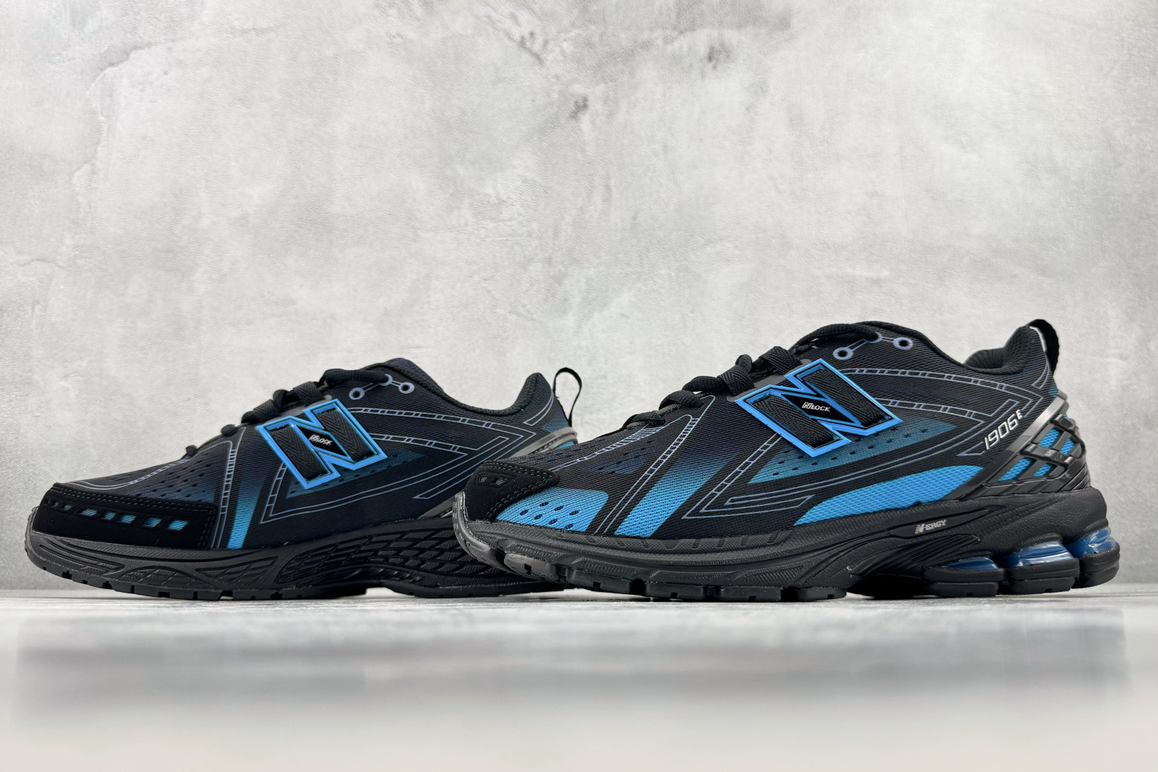 FC 纯原出品 New Balance NB 1906 黑蓝 货号:U19064Z7 尺码:36 36.5 37.5 3 FC 纯原出品 New Balance NB 1906 黑蓝 货号:U19064Z7 尺码:36 36.5 37.5 3