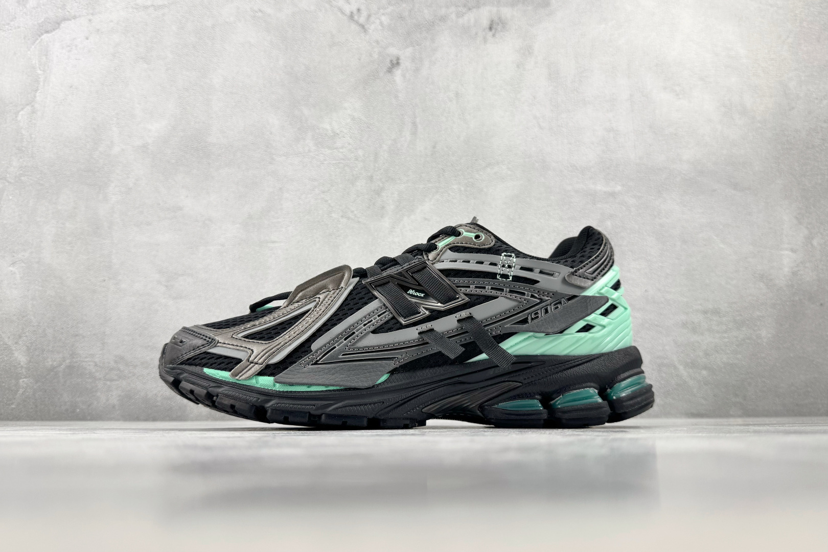 C 版 大厂出品 New Balance U1906 黑绿 货号：U19063Y0 尺码：36 36.5 37 38.5
