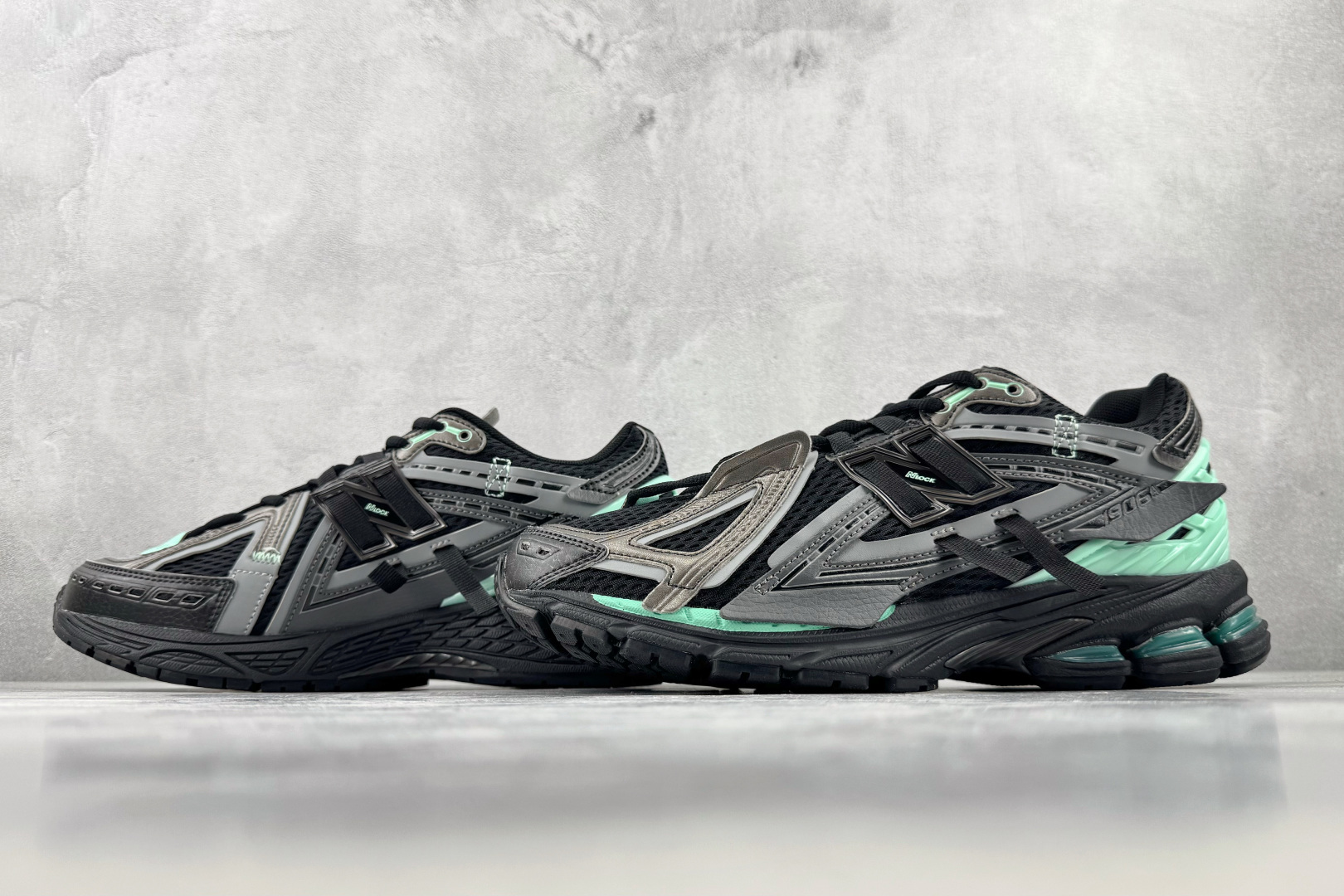 C 版 大厂出品 New Balance U1906 黑绿 货号:U19063Y0 尺码:36 36.5 37 38.5 C 版 大厂出品 New Balance U1906 黑绿 货号:U19063Y0 尺码:36 36.5 37 38.5