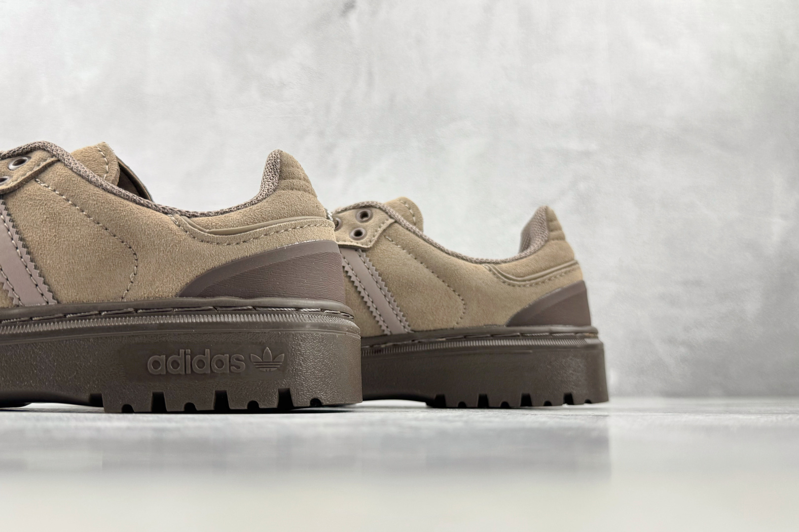 R 版出口订单 adidas originals Samba 咖棕 货号:JR0974 尺码:35.5 36 36.5 R 版出口订单 adidas originals Samba 咖棕 货号:JR0974 尺码:35.5 36 36.5