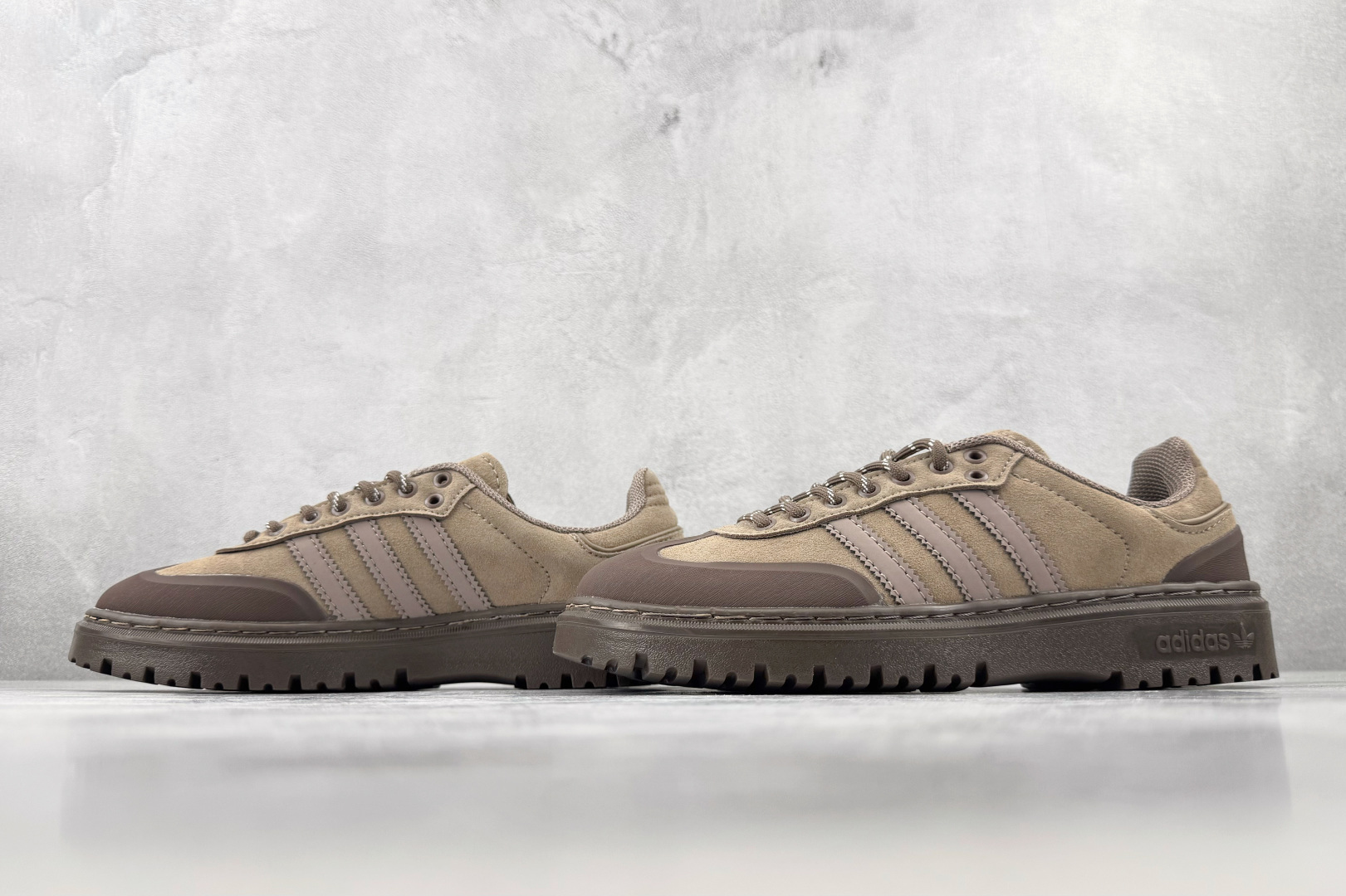 R 版出口订单 adidas originals Samba 咖棕 货号:JR0974 尺码:35.5 36 36.5 R 版出口订单 adidas originals Samba 咖棕 货号:JR0974 尺码:35.5 36 36.5