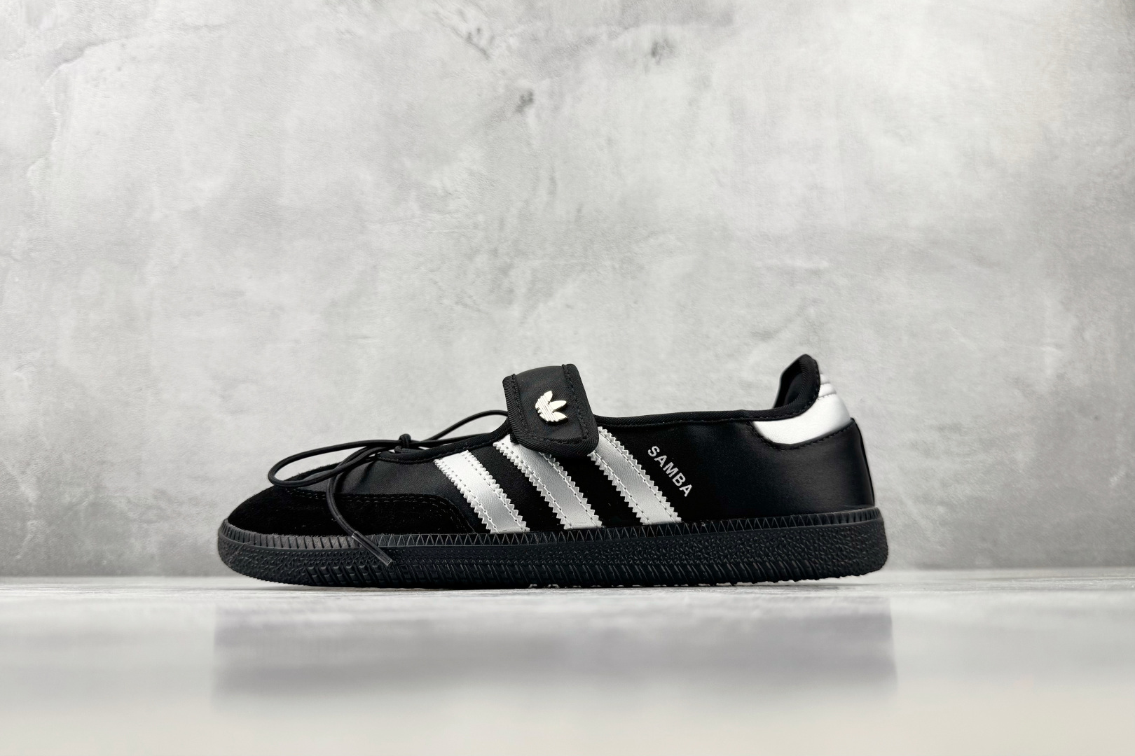 R版 出口订单 adidas originals Samba Jane 黑色 货号：KZ8952 尺码：35.5 36 