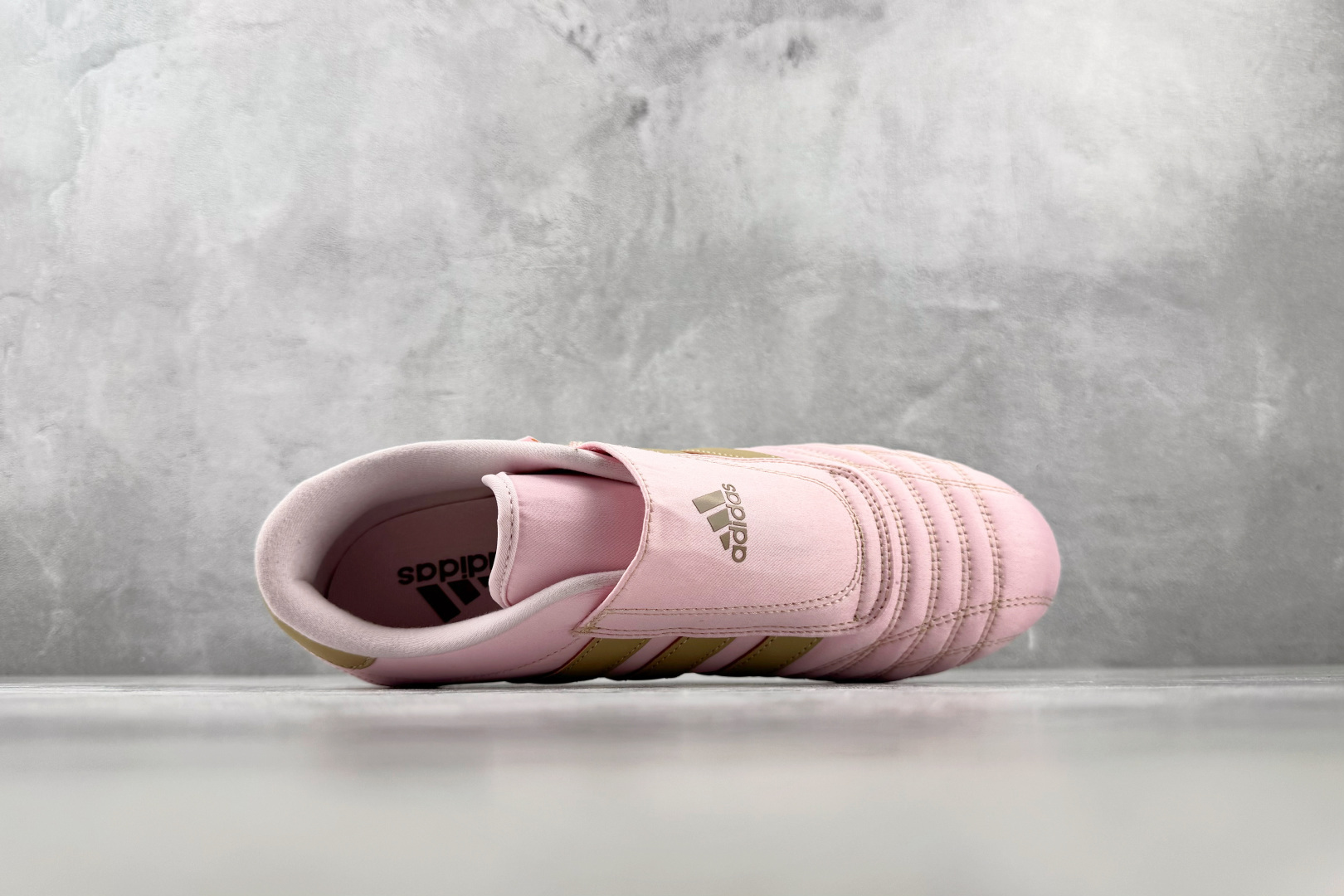 ZG 性价比天花板 adidas originals Taekwondo 粉黄 货号：JQ8209 尺码：35.5 36