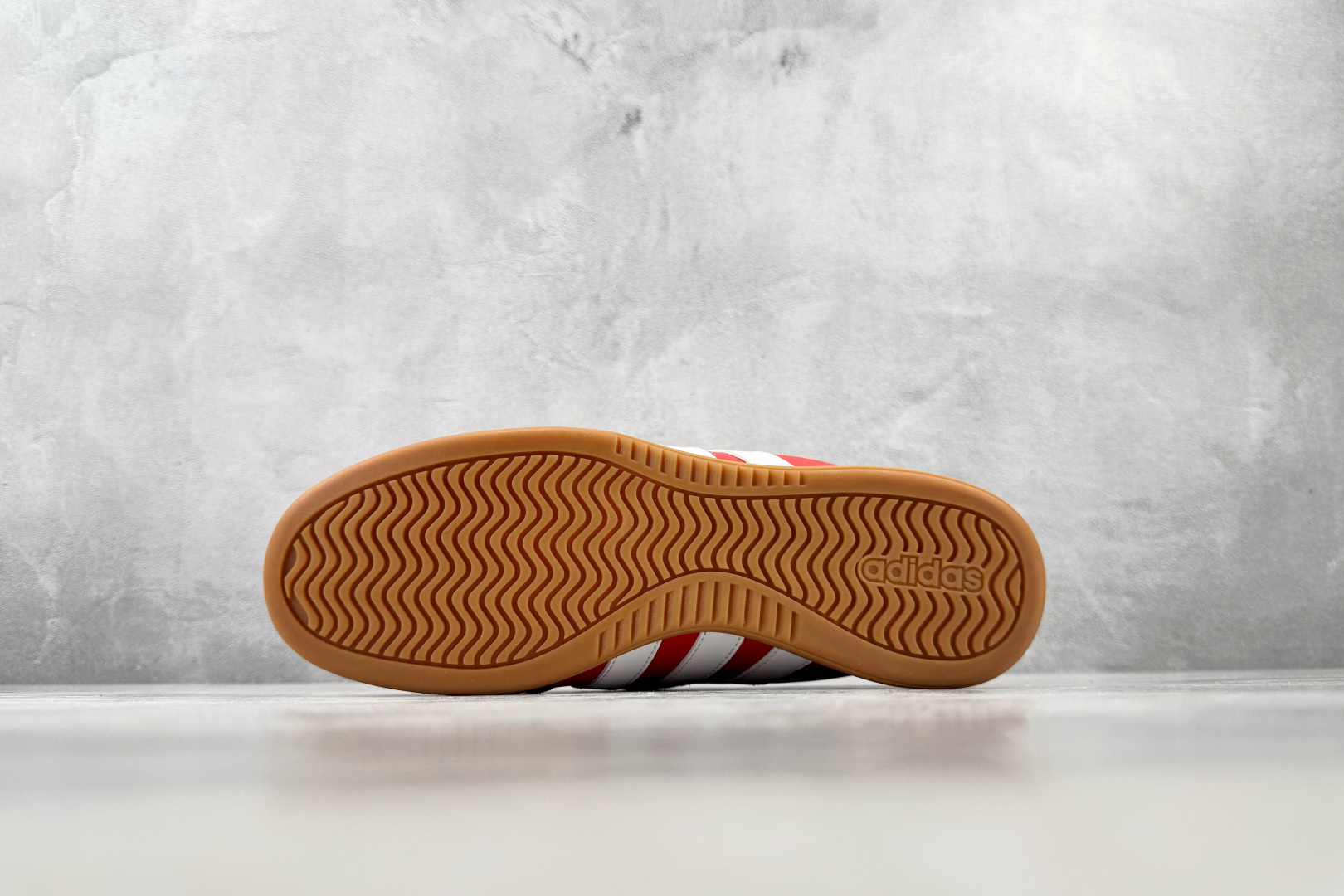 R 版出口订单 adidas BARREDA Mary Jane 红白 货号:HQ7398 尺码:35.5 36 36. R 版出口订单 adidas BARREDA Mary Jane 红白 货号:HQ7398 尺码:35.5 36 36.