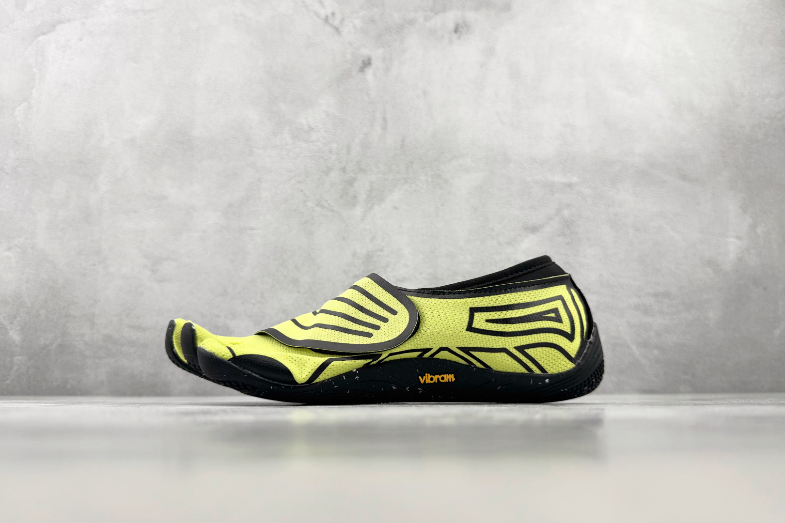 HG 品质升级 Vibram 五指鞋 Groundsplay果绿色 货号：25M8814 尺码：35 36 36.5 3