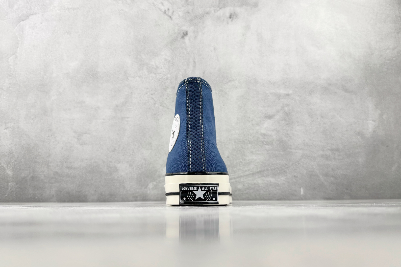 H 版 Converse CHUCK 70X 柔雾蓝色 • 鞋头侧边实心黑五角星 • 鞋侧圆形皮标+后跟三星标:音波环绕 H 版 Converse CHUCK 70X 柔雾蓝色 • 鞋头侧边实心黑五角星 • 鞋侧圆形皮标+后跟三星标:音波环绕