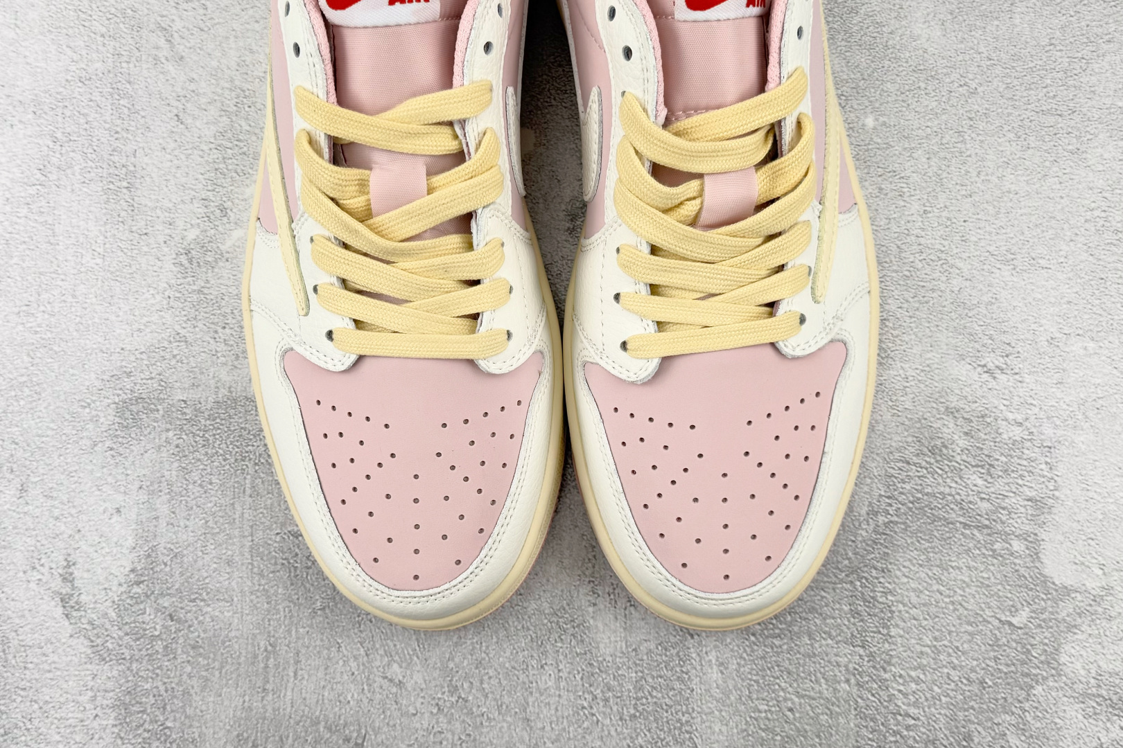 XC Jordan Air Jordan 1 Low OG SP 倒钩 粉白色 货号：DM7866 600 尺码：36 