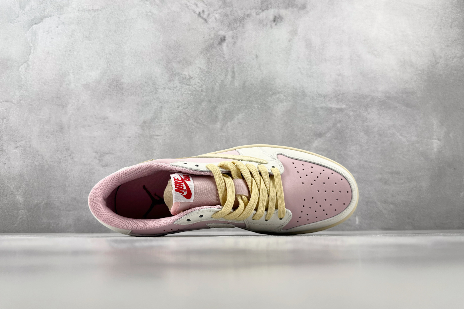 XC Jordan Air Jordan 1 Low OG SP 倒钩 粉白色 货号：DM7866 600 尺码：36 