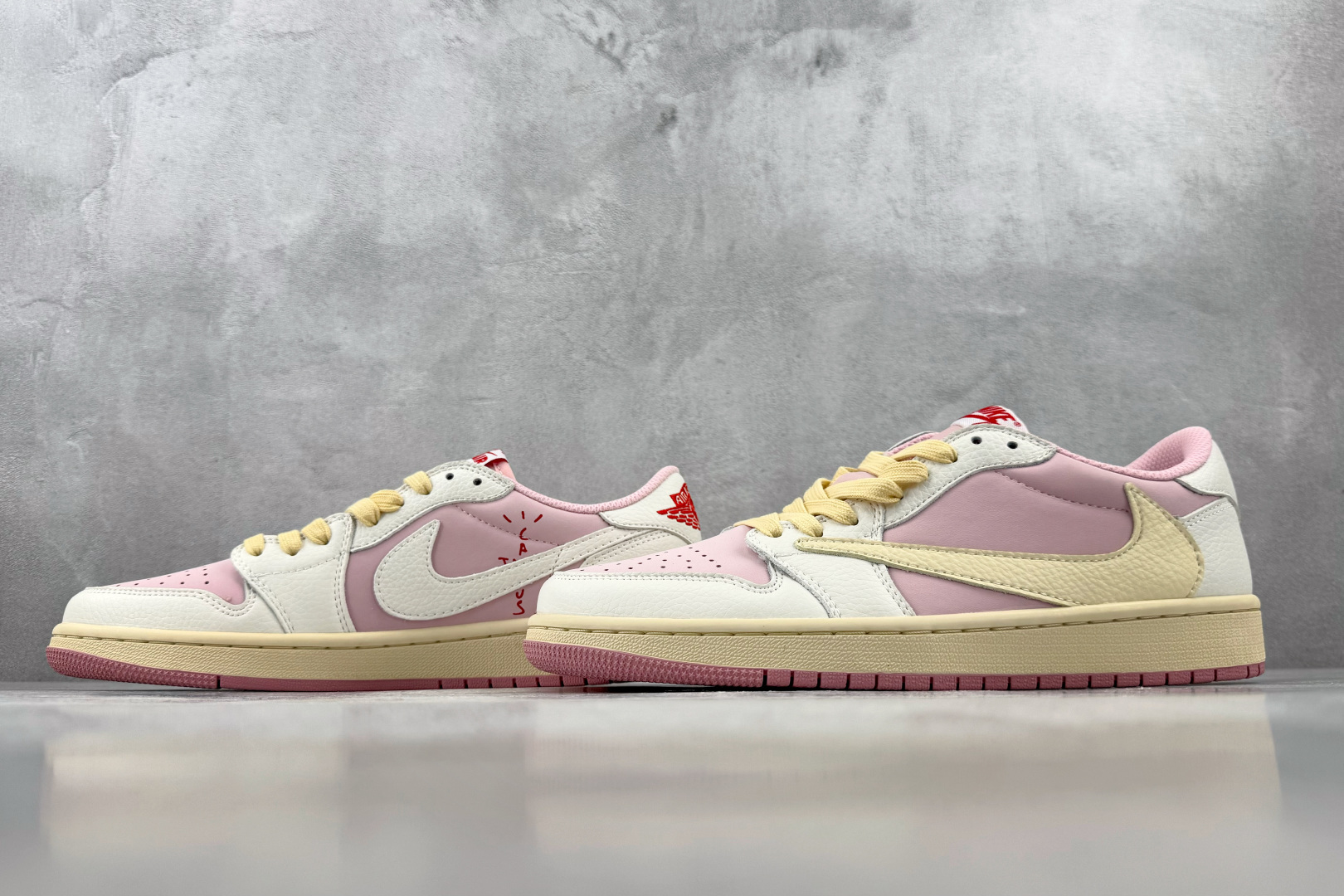 XC Jordan Air Jordan 1 Low OG SP 倒钩 粉白色 货号：DM7866 600 尺码：36 