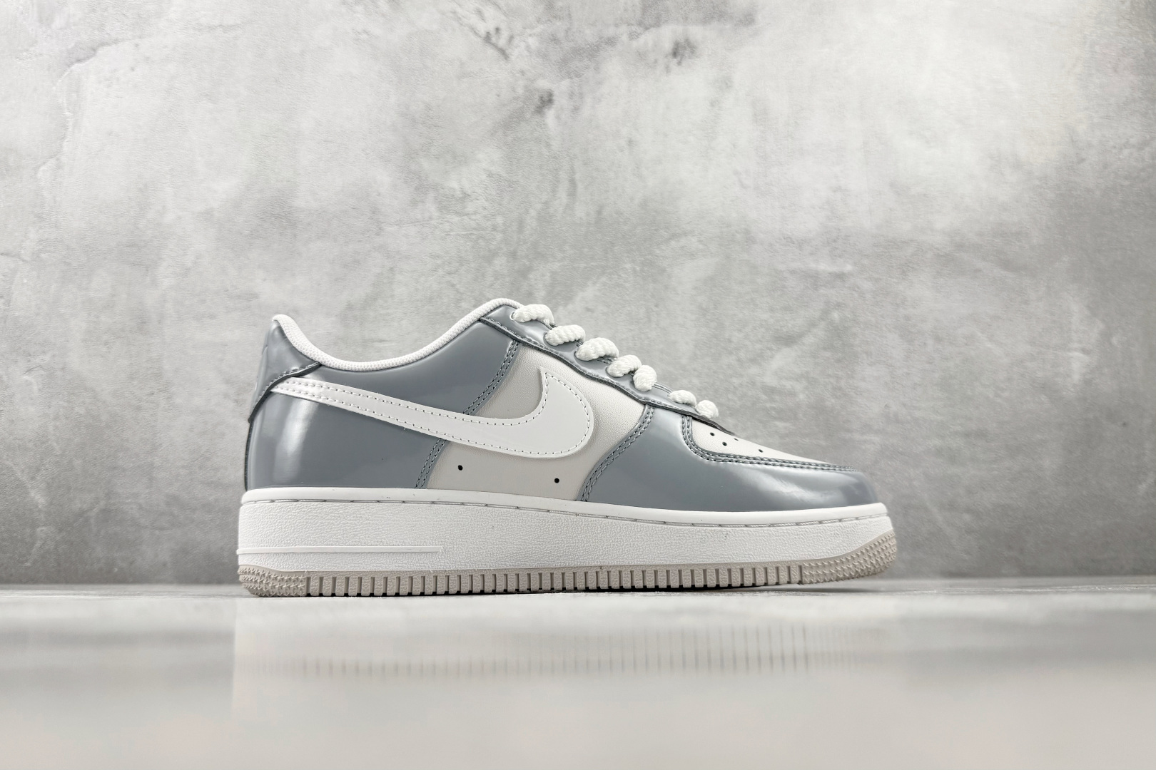 PB 外贸批次 Nike Air Force 1 Low 灰色 货号:HV9405-001 尺码:35.5 36 36. PB 外贸批次 Nike Air Force 1 Low 灰色 货号:HV9405-001 尺码:35.5 36 36.