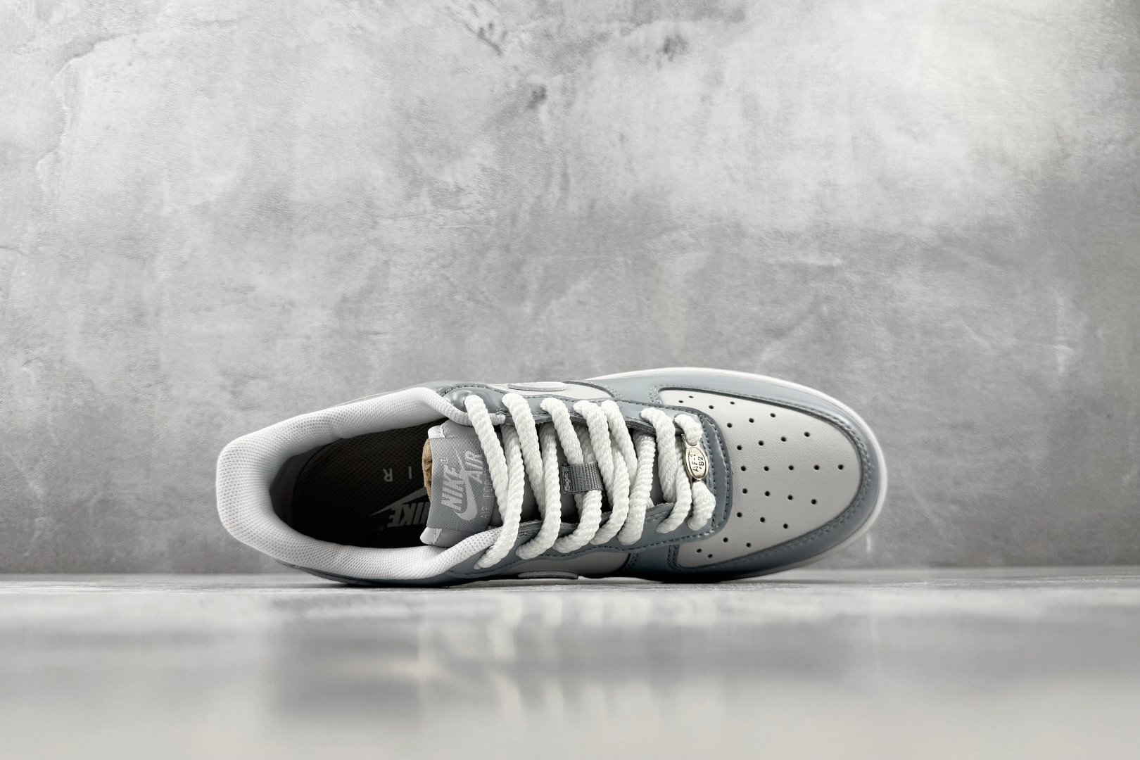 PB 外贸批次 Nike Air Force 1 Low 灰色 货号:HV9405-001 尺码:35.5 36 36. PB 外贸批次 Nike Air Force 1 Low 灰色 货号:HV9405-001 尺码:35.5 36 36.