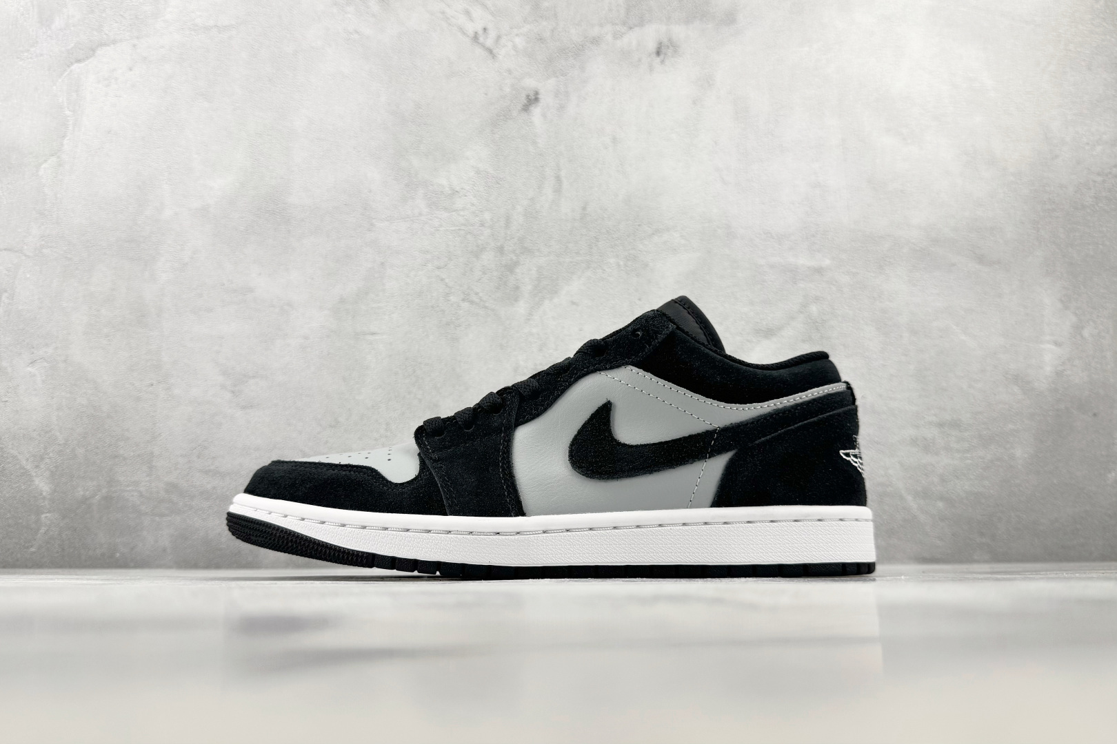 DT 公司级 Jordan Air Jordan 1 黑灰 货号：-048 尺码：35.5 36 36.5 37.5 3