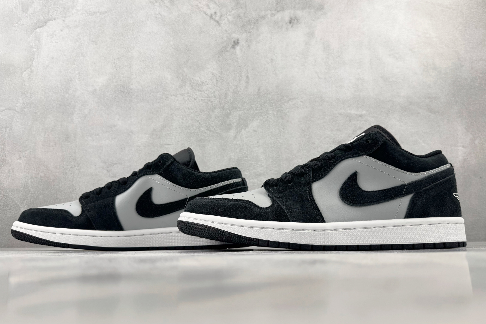 DT 公司级 Jordan Air Jordan 1 黑灰 货号：-048 尺码：35.5 36 36.5 37.5 3