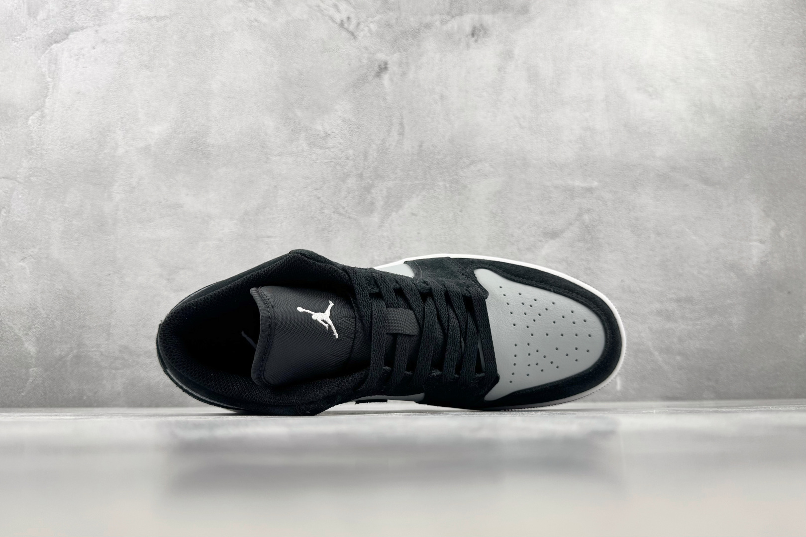 DT 公司级 Jordan Air Jordan 1 黑灰 货号：-048 尺码：35.5 36 36.5 37.5 3