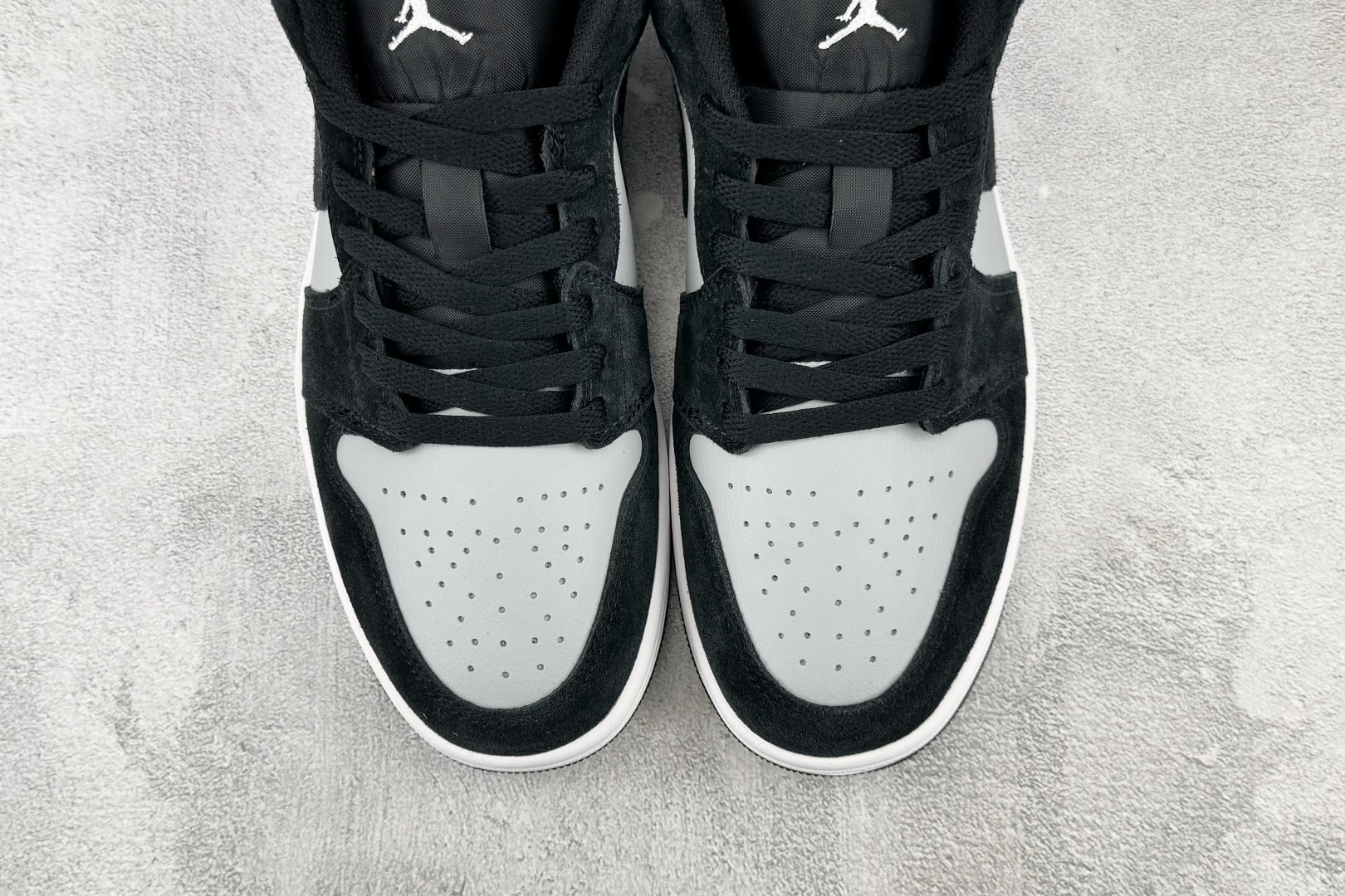 DT 公司级 Jordan Air Jordan 1 黑灰 货号：-048 尺码：35.5 36 36.5 37.5 3