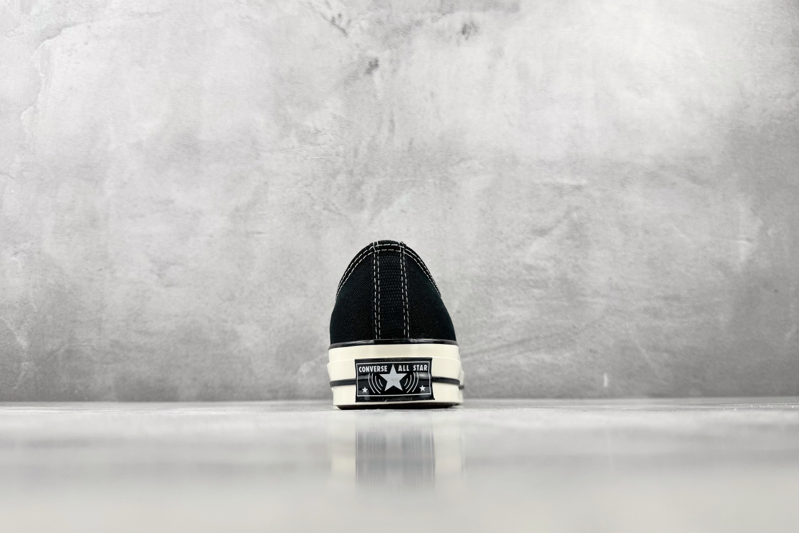 H版 Converse CHUCK 70 X 黑色 • 重磅帆布：采用12盎司高密度棉帆布，不易变形，透气性好 • 全橡