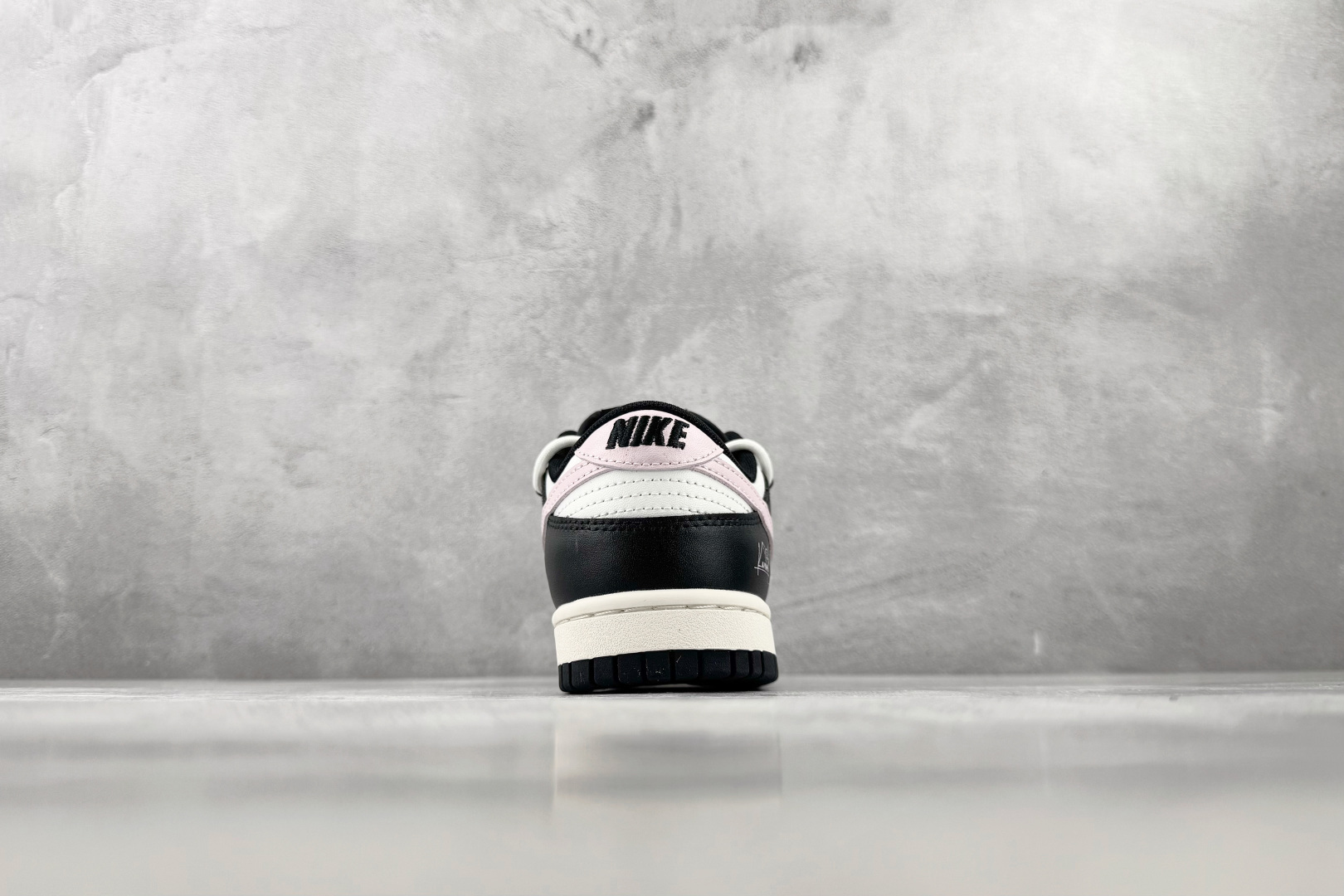 YC Nike Dunk Low 甜心库洛米 货号：CW1590 100 尺码：35.5 36 36.5 37.5 38