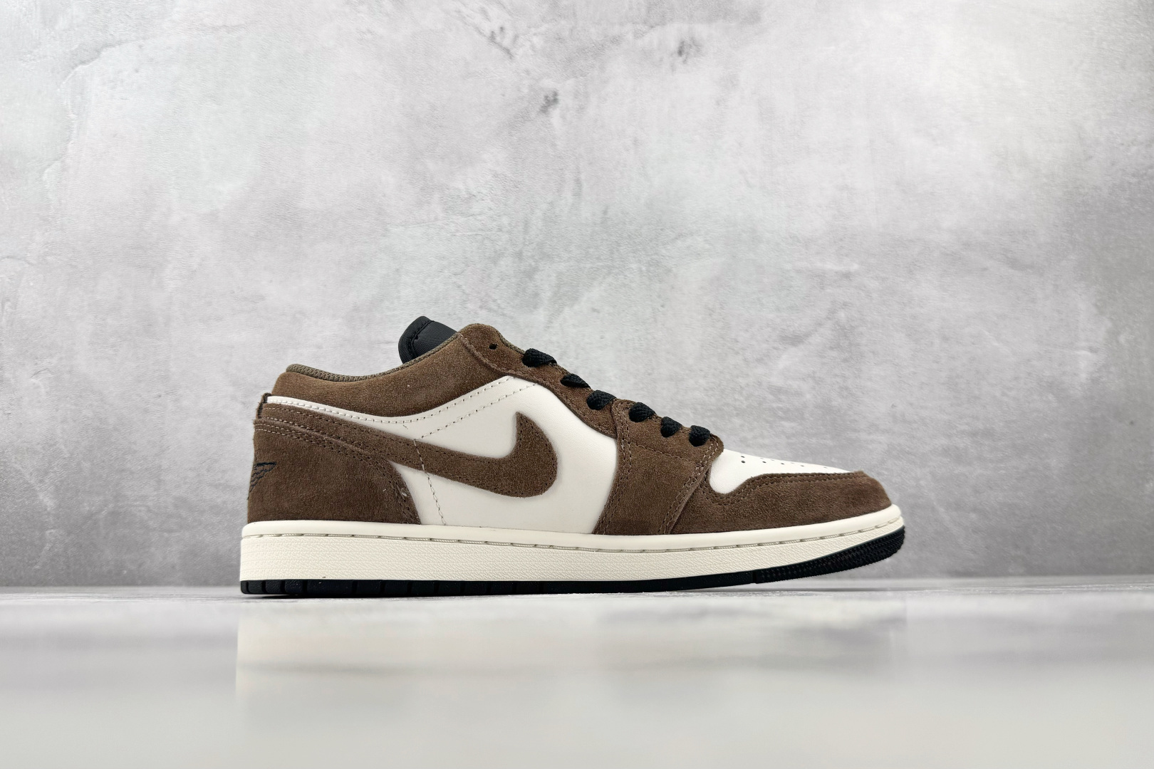 DT 公司级 Jordan Air Jordan 1 白棕 货号：-200 尺码：35.5 36 36.5 37.5 3